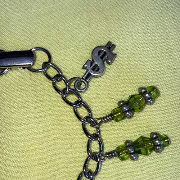 BORN TO SHOP charm bracelet ST w/24 gr. beads IN 8 stacks, 5 charms $21 - Picture 6 of 7